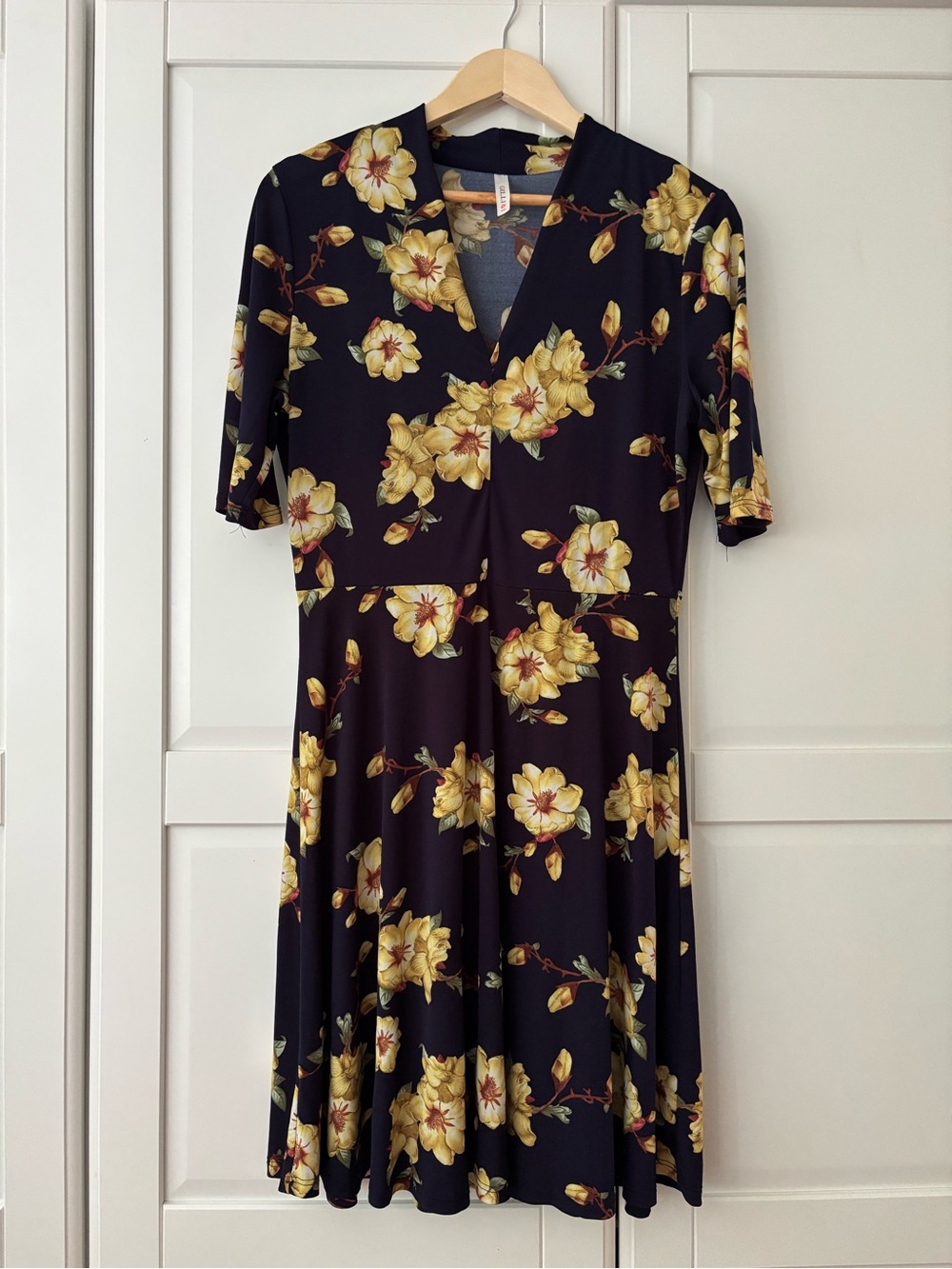 Gilli V-Neck Fit & Flare Dress in Navy with Yellow Blooms, size L